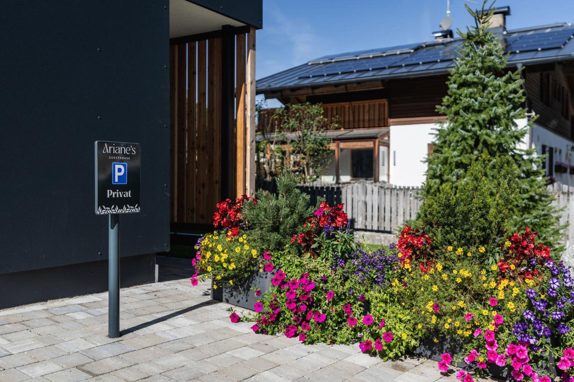 Ariane'S Guesthouse Sexten Exteriör bild